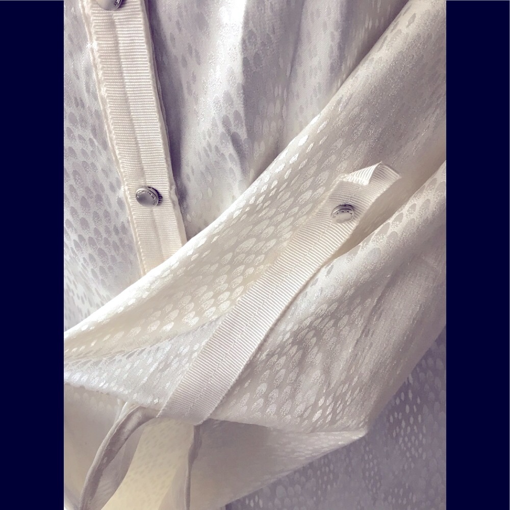 📌 TAHARI Top | Sz S Long Sleeved | Cream Snap To Close 💋 - Picture 6 of 9